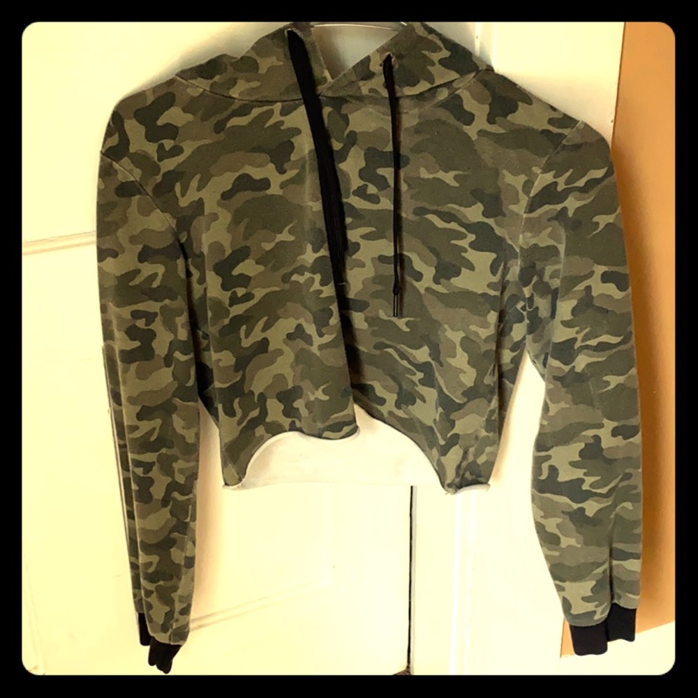 Cropped camp hoodie